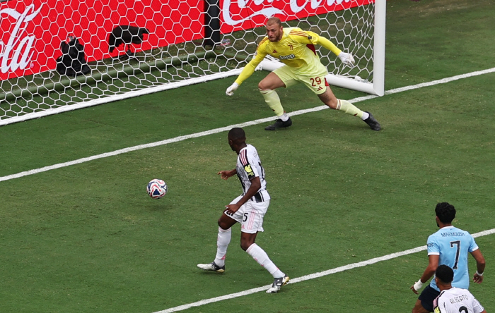 Honestly, you're X-Men, aren't you? Shocking own goal bam, 25 crushing defeat, 2.7 rating...Juventus DF Worst Day
