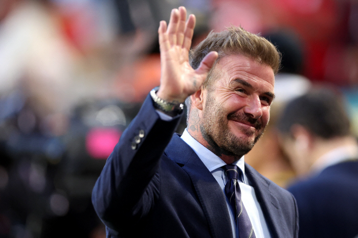 How did I live with that...Beckham lived with a broken wrist for 22 years, undercover surgery