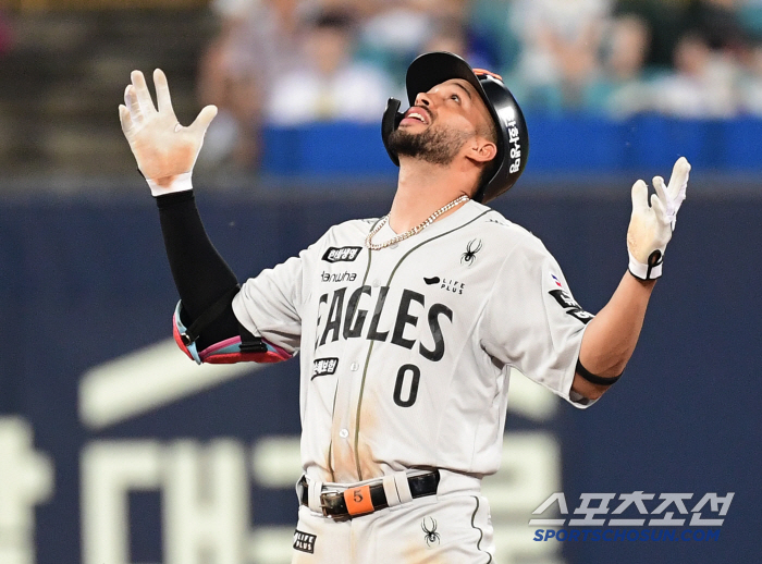 It's a revenge scenario. The previous day's error  no hit → The next day's tie hit  reversal of mistakes. Temporary foreigners are unusual. Scoring rights 0.750 Clutch ability is no joke. 