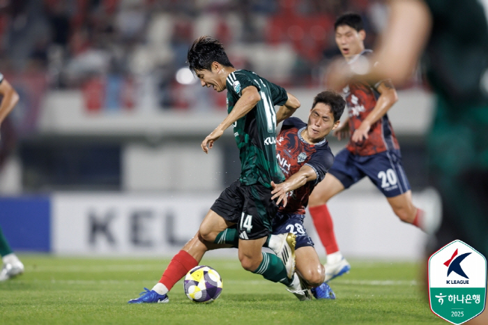  What does it mean to lose? Jeonbuk beat Gimcheon 21 with multiple goals in Compagno and has not lost 17 consecutive games...By 10 points against Daejeon, which is tied with Jeju
