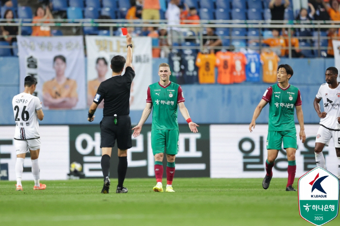  What does it mean to lose? Jeonbuk beat Gimcheon 21 with multiple goals in Compagno and has not lost 17 consecutive games...By 10 points against Daejeon, which is tied with Jeju