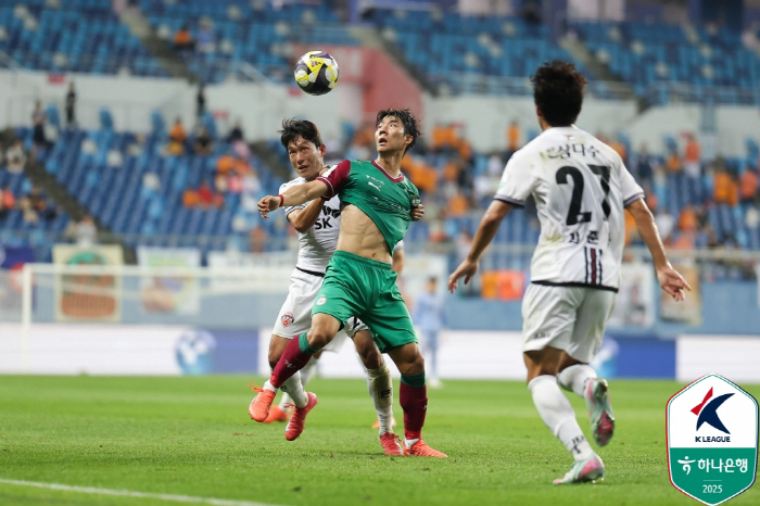  What does it mean to lose? Jeonbuk beat Gimcheon 21 with multiple goals in Compagno and has not lost 17 consecutive games...By 10 points against Daejeon, which is tied with Jeju