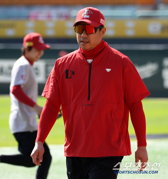 Kim Kang-min's Retirement Ceremony Booking...Is this right? Controversy over abuse of group viewing, why are fans angry