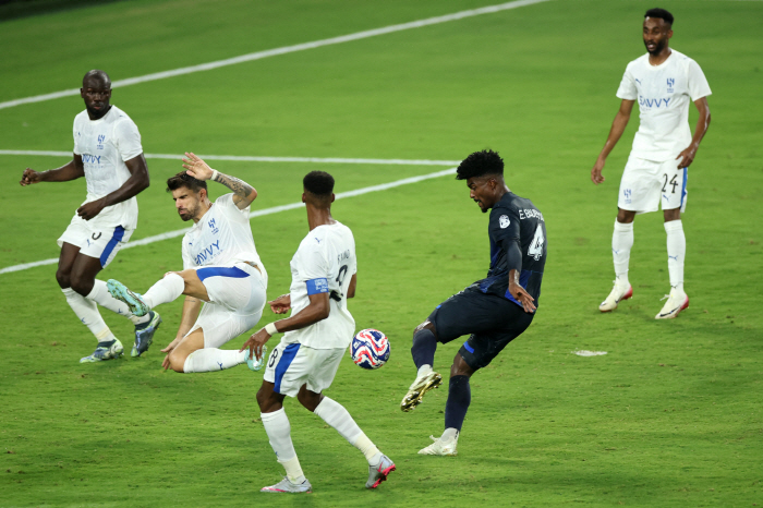 A master does not discriminate between teams…Suddenly, Al Hilal's baton, Jagi, Inter Milan-style organizational football, a round of 16 miracle