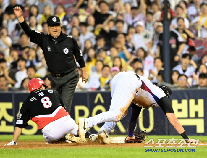  Austin, double play made in an instant