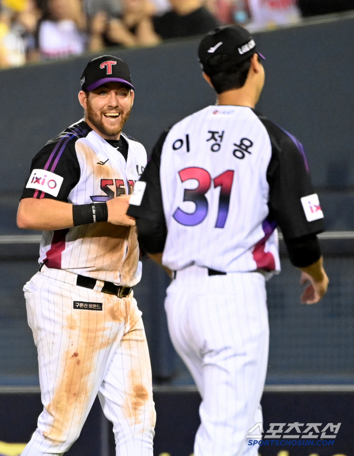  Austin, Lee Jung Yong's scoreless is thanks to my defense!
