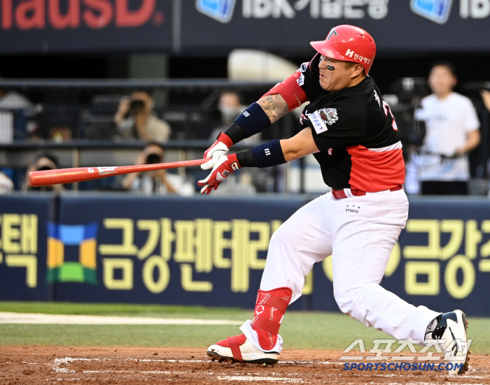  Choi Hyung-woo hits a two-run double first!