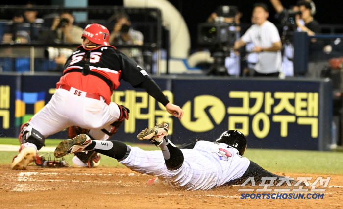  Choi Won-young scored with his fast feet