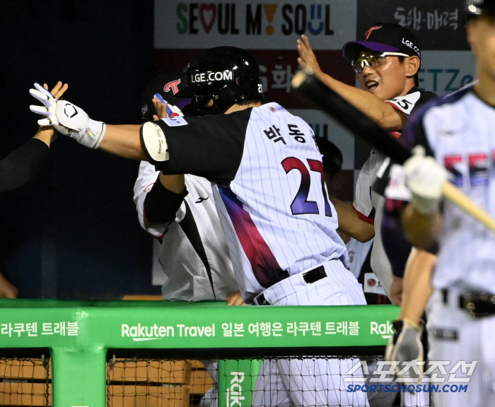  Coach Yeom Kyung-yeop, Park Dong-won's home run shot is good!