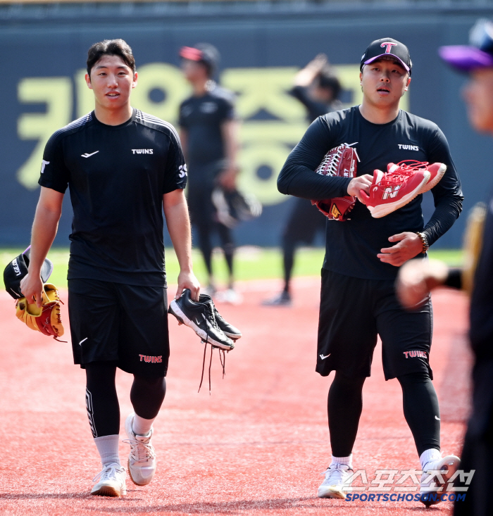  Park Myung-geun, Lee Ji-gang, a strong LG waist
