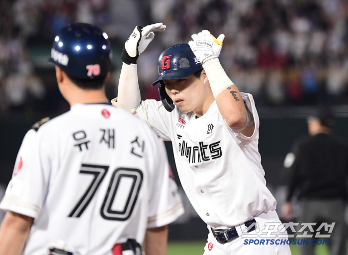 A timely two-run hit that turns the game around Ko Seung-min