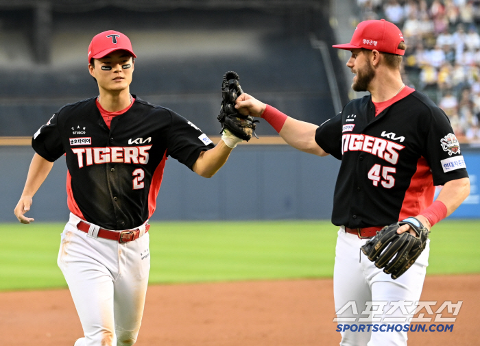  Wisdom is happy about Park Min's good defense