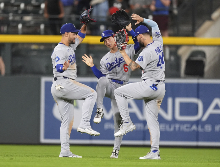 Roberts' stubbornness, Kim Hye-sung's batting average OPS is the top of 73 rookies when he stood at Coors Field's at-bat