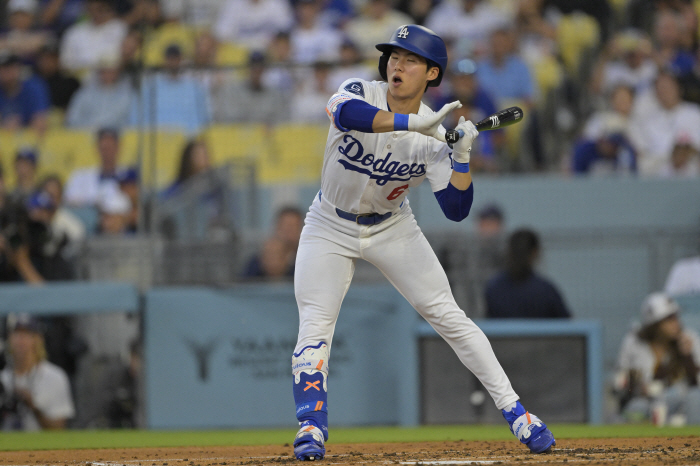Roberts' stubbornness, Kim Hye-sung's batting average OPS is the top of 73 rookies when he stood at Coors Field's at-bat