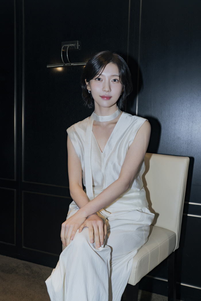  Joo Hyun-young's movie debut movie, 'Stranger Train,' starts...I hope you're a good actor for the horror queen. (Roundup)