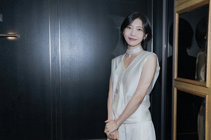  Joo Hyun-young's movie debut movie, 'Stranger Train,' starts...I hope you're a good actor for the horror queen. (Roundup)