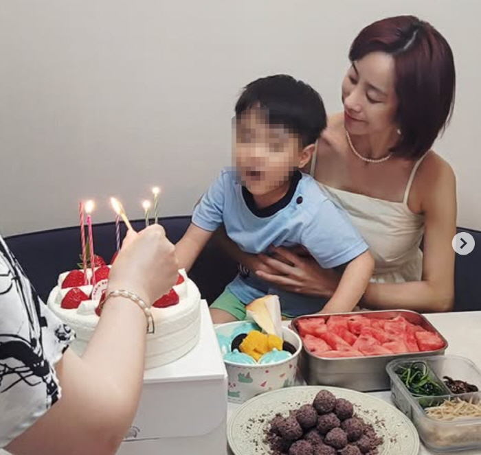 Single mom Cho Min-ah, her face was torn, but she barely operated on another medical strike at the hospital
