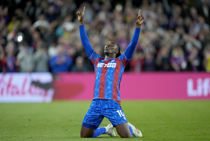 Tottenham, come on! Get hijacked by Arsenal, EPL's top resource recruitment war breaks out