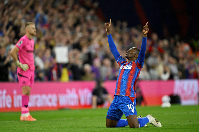 Tottenham, come on! Get hijacked by Arsenal, EPL's top resource recruitment war breaks out