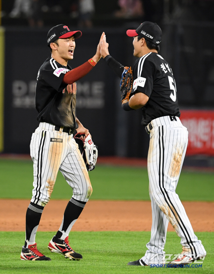 YOUNG HYUN, I'm sorry Lee Jeok-sa, who destroyed his old team, had a good eye for Chun Seong-ho and Chol-ryang
