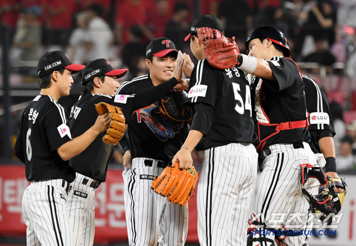 YOUNG HYUN, I'm sorry Lee Jeok-sa, who destroyed his old team, had a good eye for Chun Seong-ho and Chol-ryang