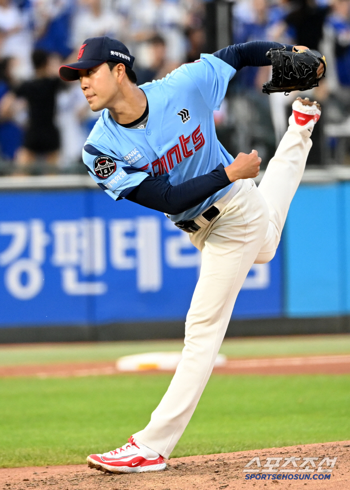 Ahn Hyun-min's at-bat against Yoon Sung-bin. What did director Lee Kang-chul see → He seemed to want to hit it. Three-ball hit, I tried to tell him to do it, but I held it in