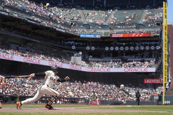  SF Lee Jung-hoo recovers confidence with a triple, multi-hit Jung Jo-joon will hit again as the sixth batter in 9 days