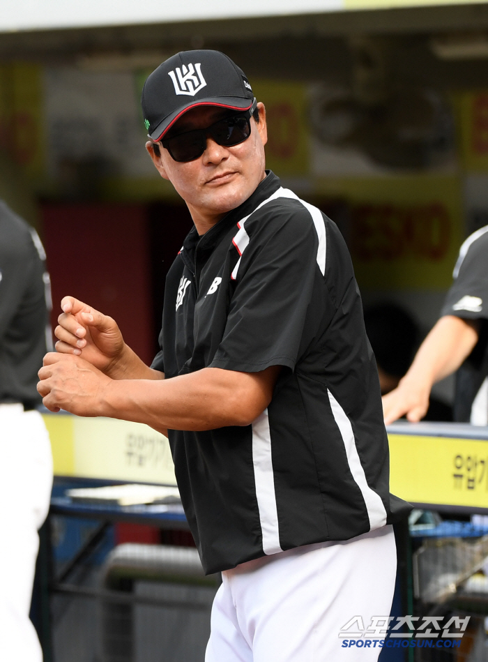Coach Lee Jong-beom and the Strongest Baseball, have deceived the KBO League and its fansIt's an eternal farewell to the professional title