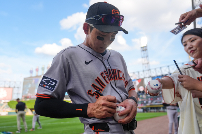 End it...It's a quarter of a percentage point SF Lee Jung-hoo, who has slumped for two months, has no hit in four at-bats against Chicago W. I can't see a solution