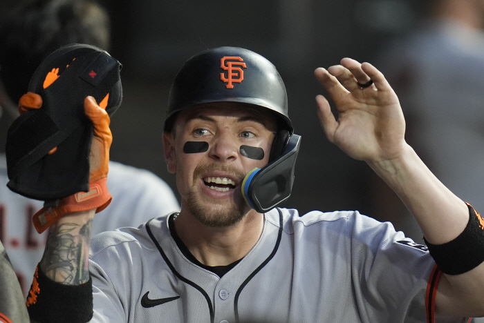 End it...It's a quarter of a percentage point SF Lee Jung-hoo, who has slumped for two months, has no hit in four at-bats against Chicago W. I can't see a solution
