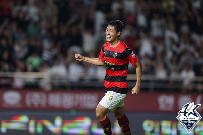  K-League midfielder Lee Dong-min is heading to Cannon shooter Han Chan-hee and Suwon FCa six-month loan transfer