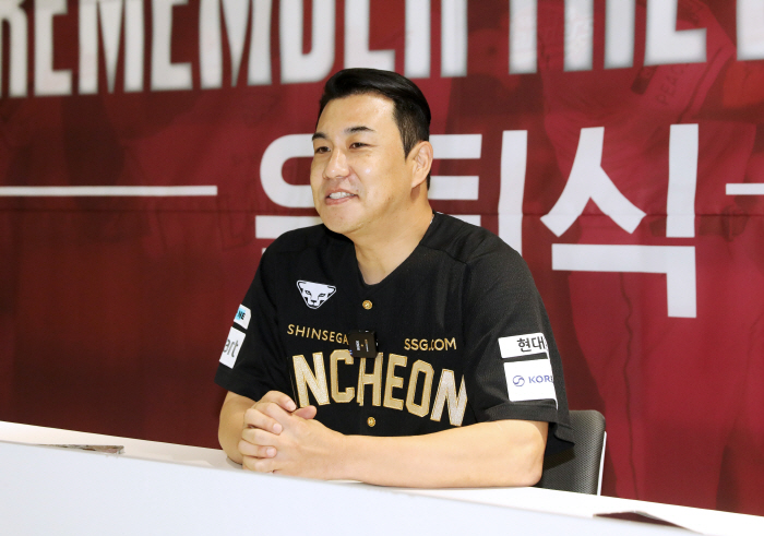 I'll live like a beast, Kim Kangmin, who got emotional when he said he wouldn't cry