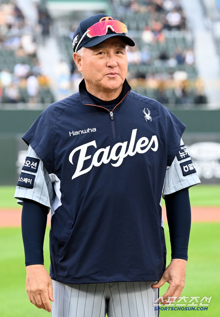 It's the end of June, but Hanwha is still No. 1...To be honest, the 67-year-old 老 coach was also surprised. 