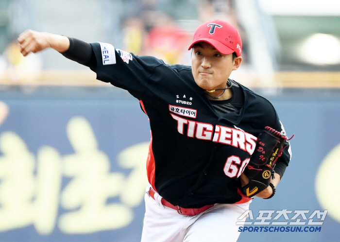 Jung Hae-young's 3rd all-time great record KIA Jin Sweat Seung and LG's 2nd place...Kim Seok-hwan with 3 RBIs and Jeon Sang-hyun with 100 holds 
