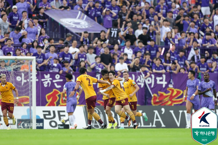  Shin Chang-moo's one goal and one assist, Gwangju, Matheus' exit, leaps to fifth place in the winning league against Anyang