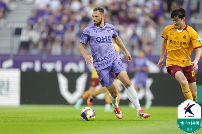  Shin Chang-moo's one goal and one assist, Gwangju, Matheus' exit, leaps to fifth place in the winning league against Anyang