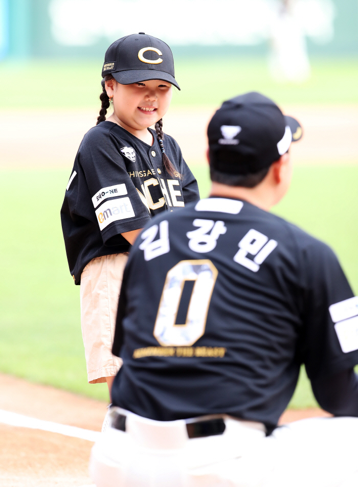 Kim Kangmin's retirement ceremony with a lot of tears? I will never cry...The reason I won't play baseball in the next life is... 