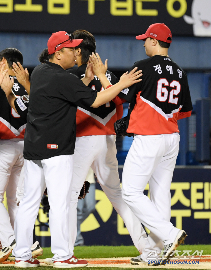  KIA manager Lee Bum-ho won Jung Hae-young