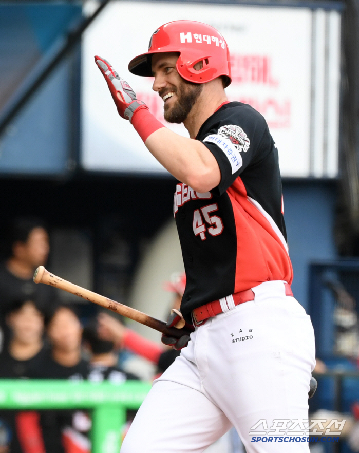  Wizdom's home run gun is in operation