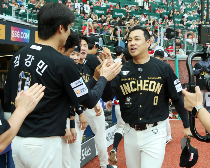 Ponce again? Kim Kang-min's retirement ceremony also roars for one run in seven innings → 1st place in multiple wins...Liberato Final Three-Point Hanwha Secured No. 1 by Holding SSG 