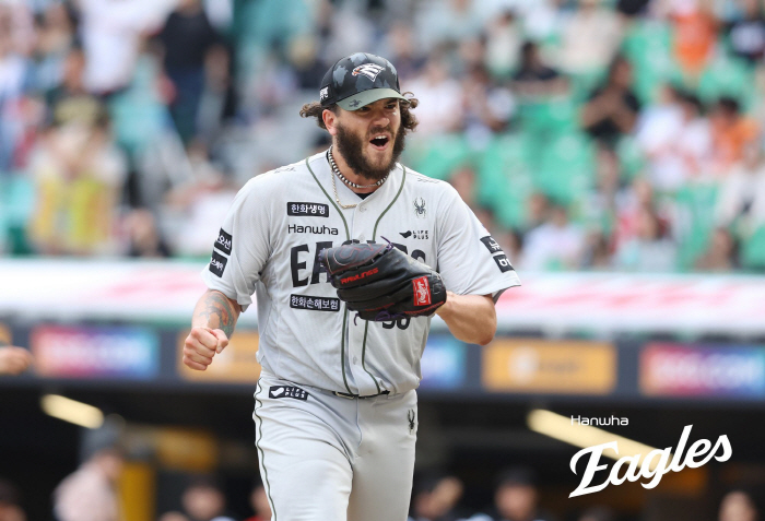 Ponce again? Kim Kang-min's retirement ceremony also roars for one run in seven innings → 1st place in multiple wins...Liberato Final Three-Point Hanwha Secured No. 1 by Holding SSG 