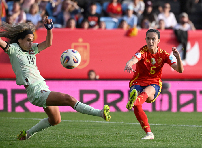 Shocking! FIFA Player of the Year for the 2nd consecutive year Spain's W Representative MF is hospitalized for meningitis ahead of Euros