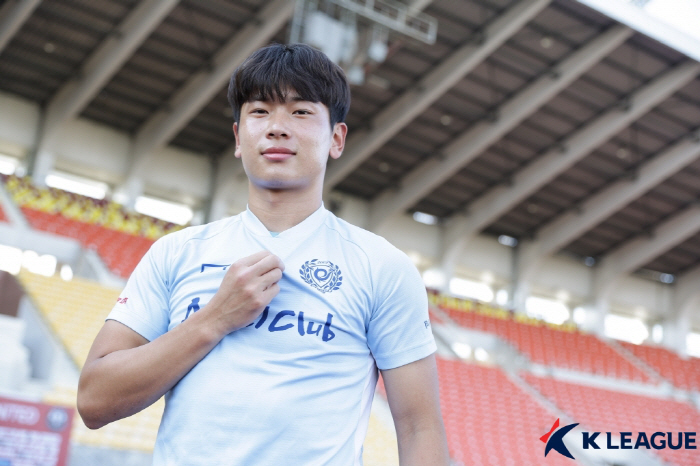 Soccer's big slope announcement! National University defender Hwang Jae-won is interested in Serie A teams that have been promoted to the first division in 34 years after the possibility of advancing to Serie A for the fourth time in history