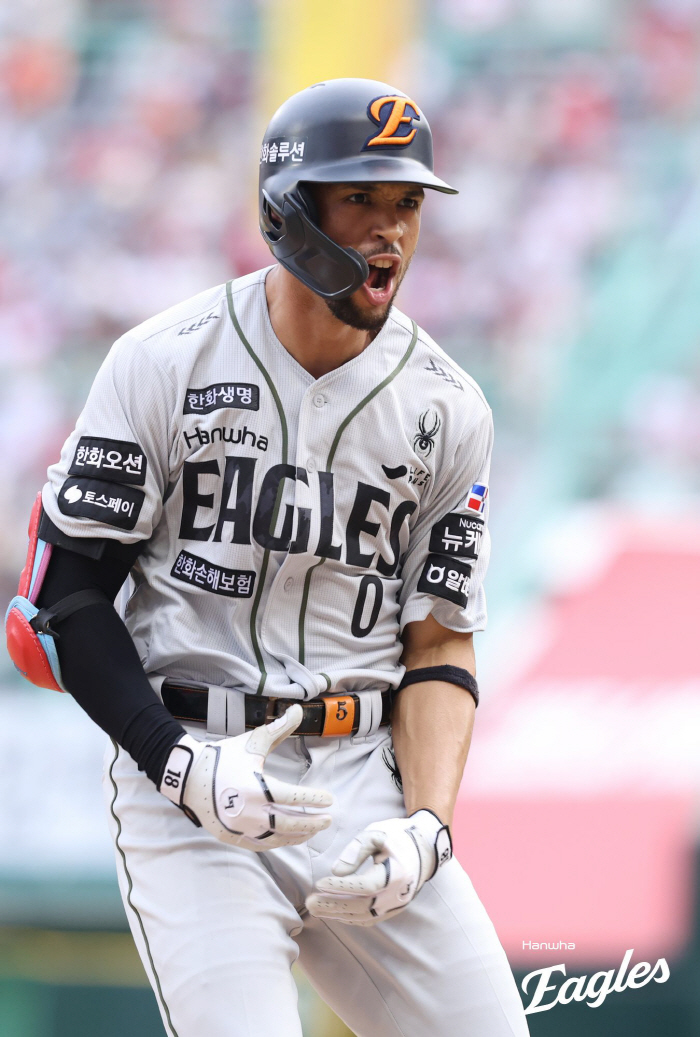 Three-point bam! Hanwha's new foreign Liberato tastes like his first home run in 5G...The opponent is ERA No. 1 Anderson 
