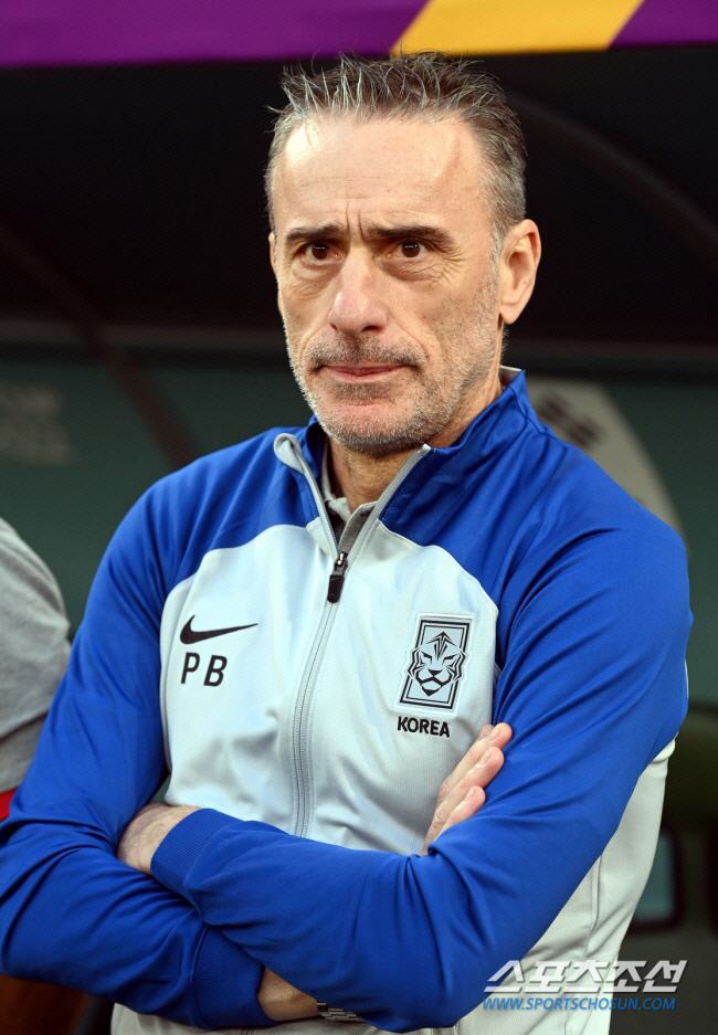 Bento, the longest-serving head coach ever in South Korea, is the final candidate for the worst crisis head coach in rumors of shock and fear going to China