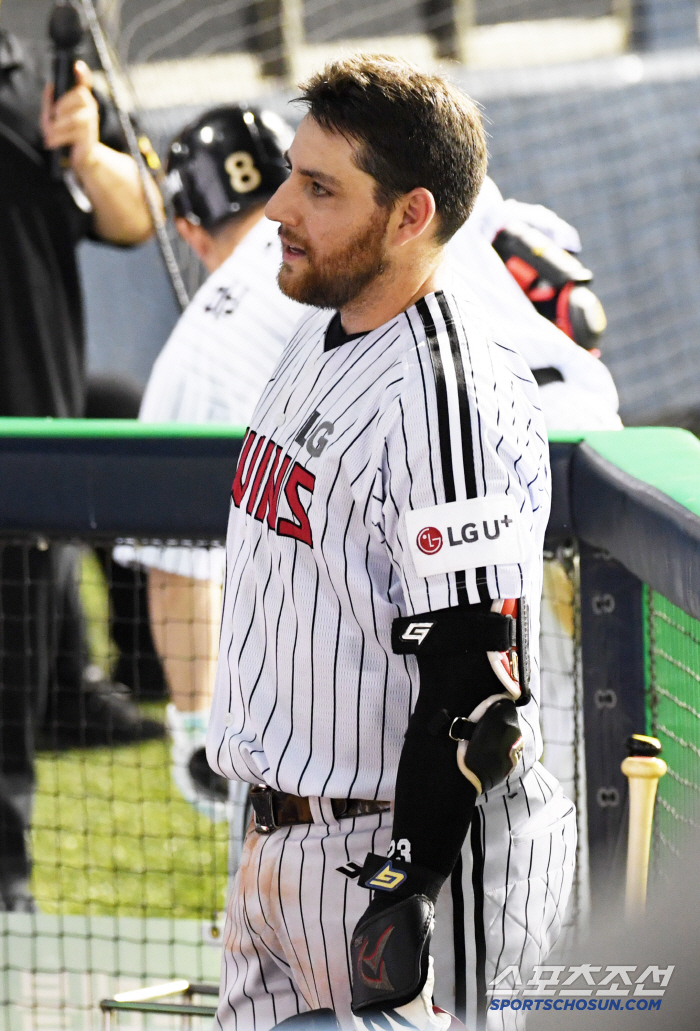 Didn't you say time? Hey, go in...Austin's clear fault, two-pitch strikeouts of confusion acknowledged by the coach