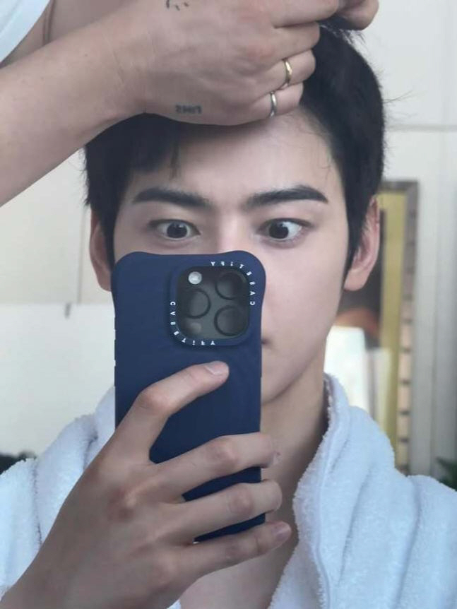 Cha Eun-woo Flaunts Flawless Visuals Ahead of Military Enlistment