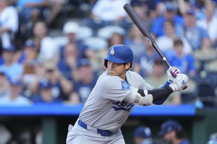 Home run yesterday, 164km pitching today, am I a person? Ohtani also threw no runs in his third appearance, pitching in the first two innings  164km in maximum arrest. Two-hitting and two-hitting, Ohtani Show is coming out soon