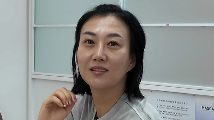 Jang Yoon-jung reveals her eyelash perm scene...It's very shiny. You look smart (Paint TV)