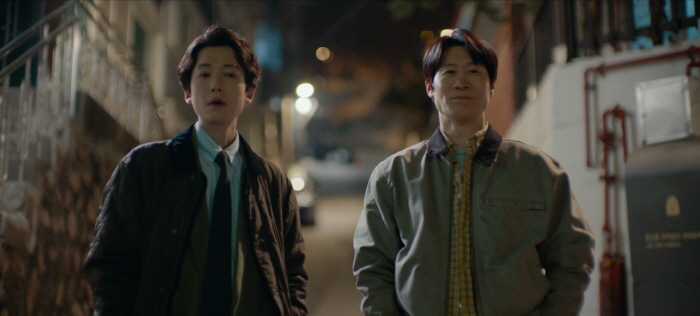 Jin Sun-kyu makes a surprise appearance as 'Roh Moo-sa and Roh Moo-jin' Jung Kyung-ho. 'I love you, my brother.'